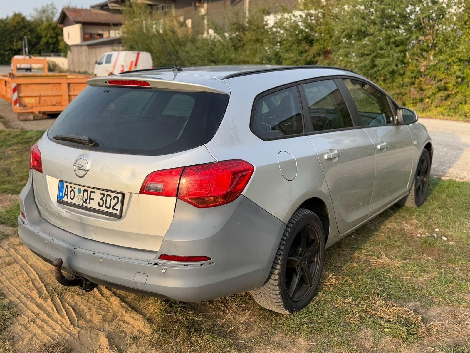 Opel Astra 2011 — двигун 125 HP (92kW)