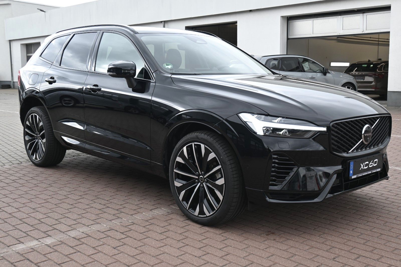 Fahrzeugabbildung Volvo XC60 T8 RC AWD Ultra Dark*LUFT*AHK*ACC*FACELIFT