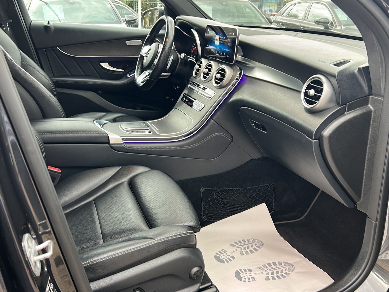 Fahrzeugabbildung Mercedes-Benz GLC 200d 4Matic 9G-TRONIC AMG-Line
