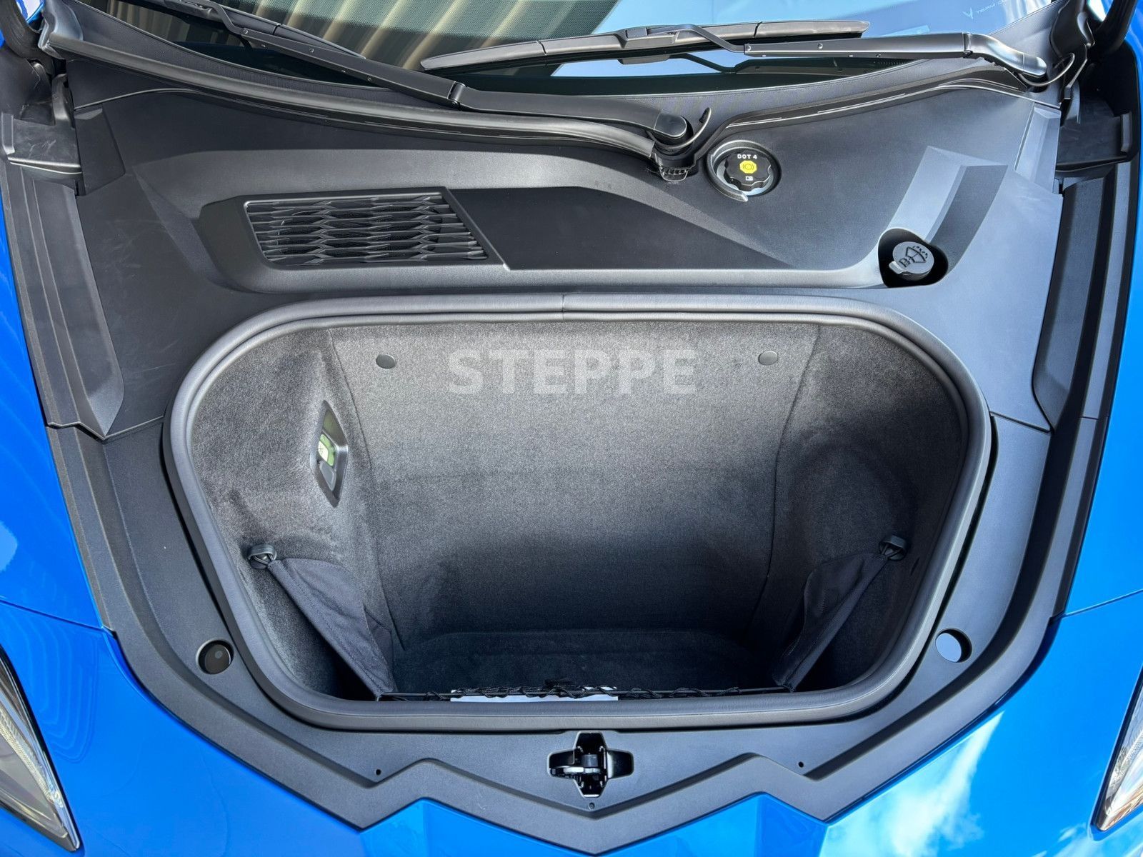 Corvette C8 Stingray Convertible 3LT Europamodell STEPPE