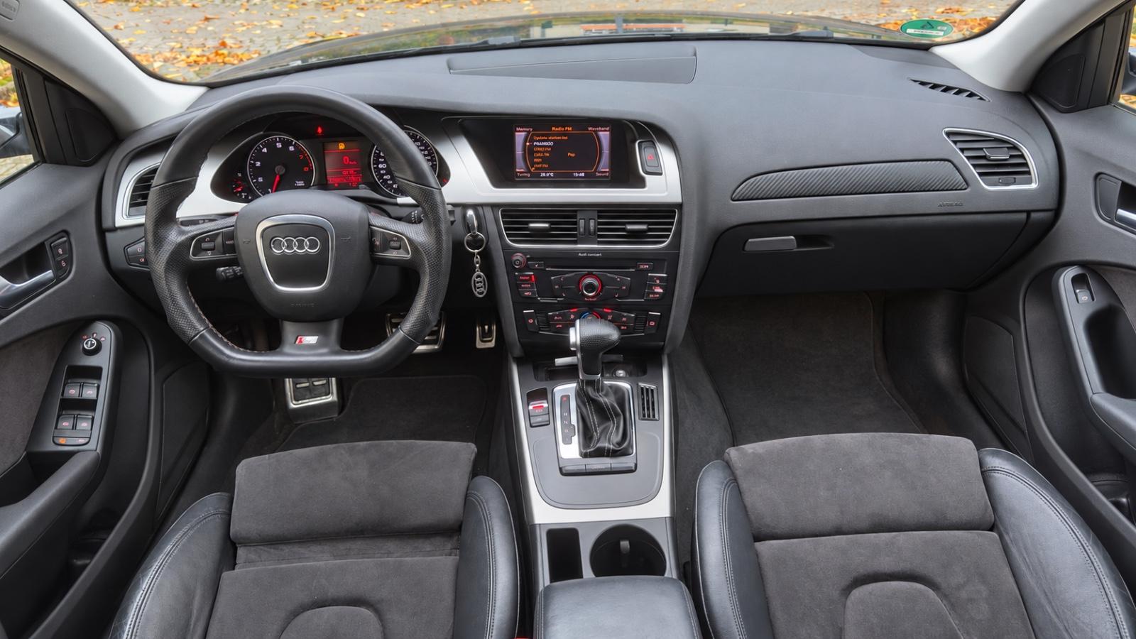 Audi A4 2009 — photo 11
