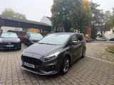 Ford S-MAX Hybrid ST-Line - Ford S-MAX ST-Line mit Hybrid-Antrieb (Benzin/Elektro)
