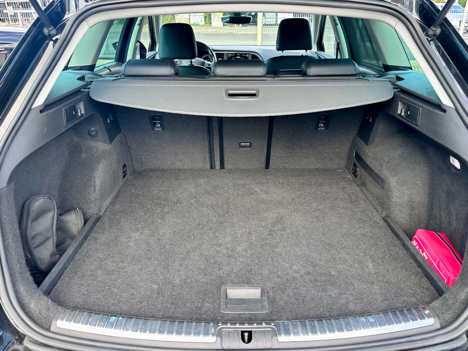 Fahrzeugabbildung SEAT LEON ST X-PERIENCE 4DRIVE*AUTOM+AHK*