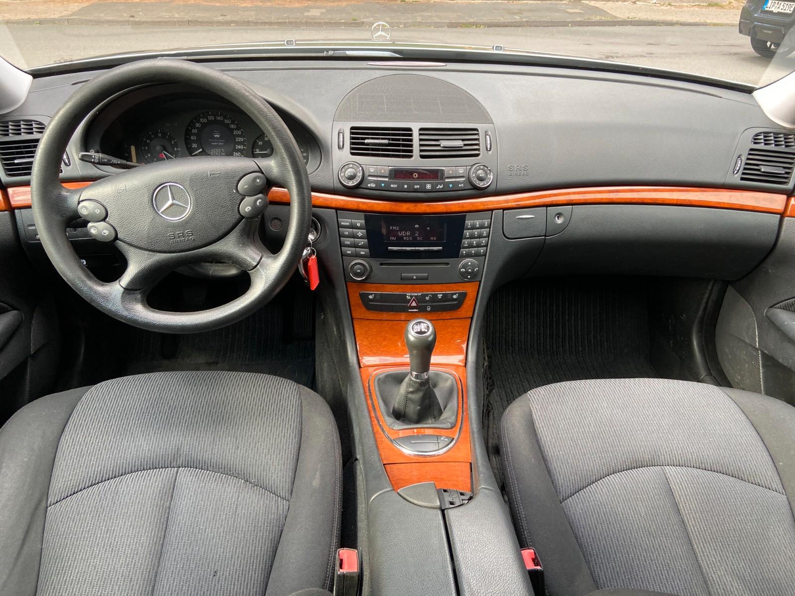 Mercedes-Benz E200 2007 — photo 5