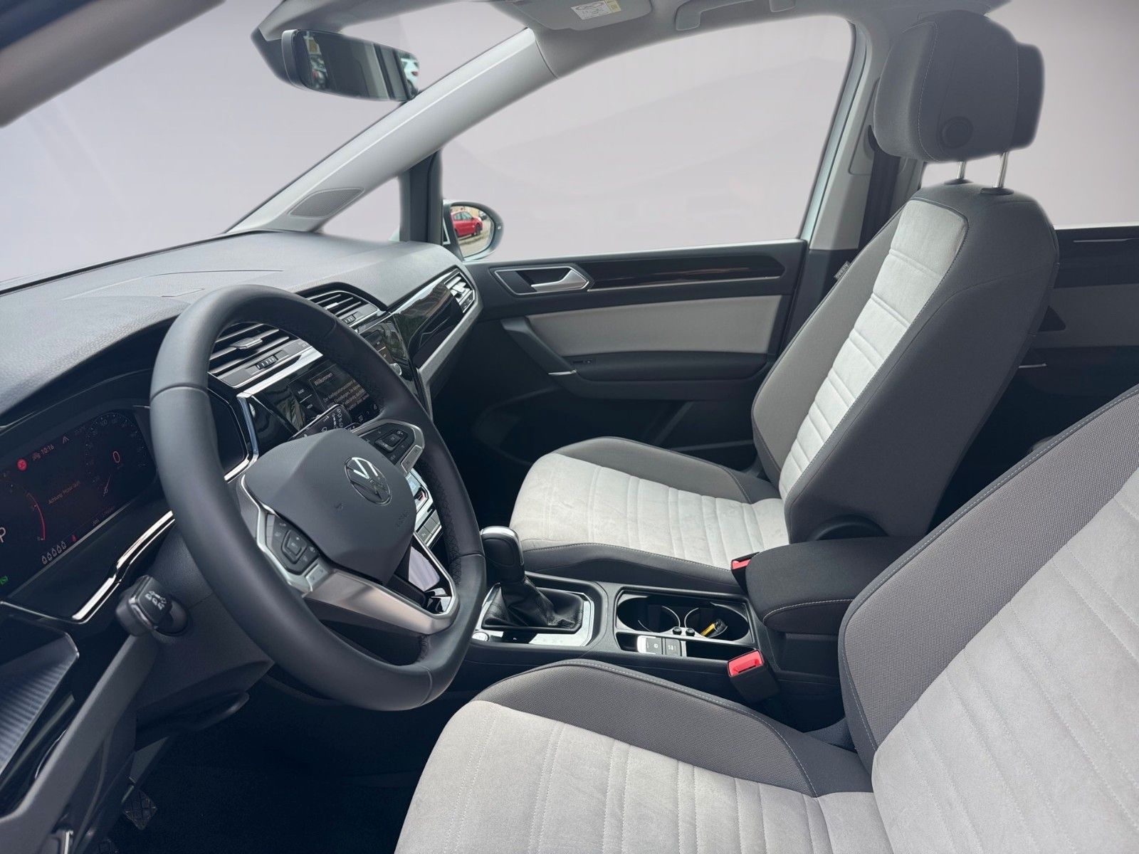 Fahrzeugabbildung Volkswagen Touran Highline 2.0 TDI