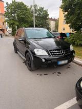 Mercedes-Benz Ml 63 Amg mercedes - Mercedes-Benz ML 63 AMG aus 2006