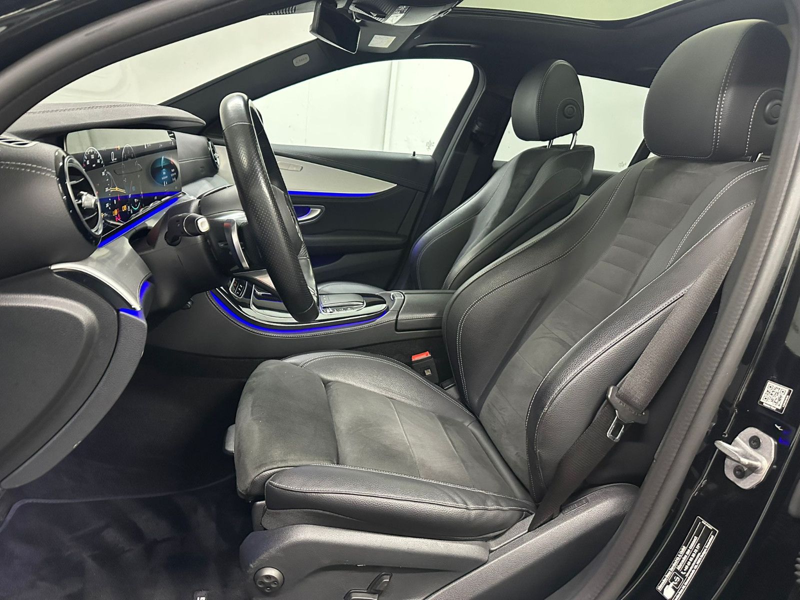 Fahrzeugabbildung Mercedes-Benz E 300 de T Autom. *AMG-LINE*DISTRO*PANORAMA*