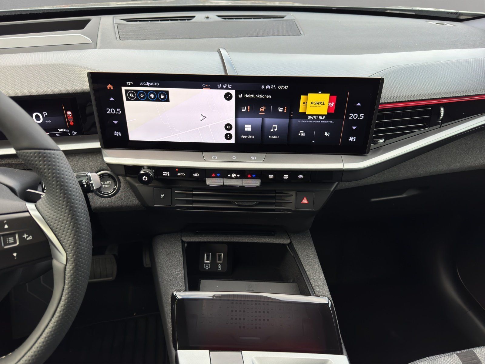 Fahrzeugabbildung Opel Grandland 1.2 Mild-Hybrid Ultimate/PANO/KAMERA/