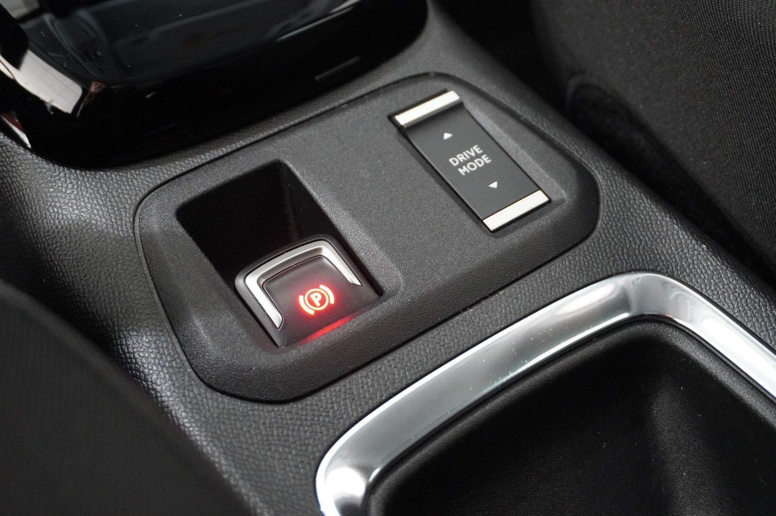 Fahrzeugabbildung Opel Corsa-e F EDITION 7KW NAVI/VIRT/DAB/TEMP/WÄRMEP