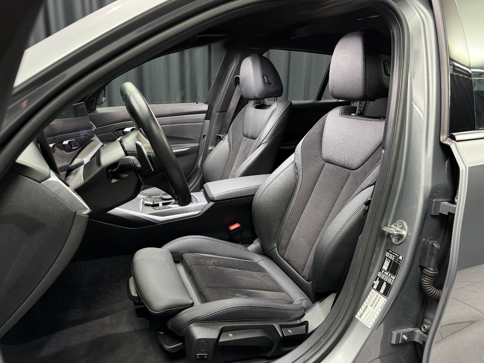 Fahrzeugabbildung BMW 330i Touring M Sport|HIFI|WIDESCREEN|KAMERA|NAV