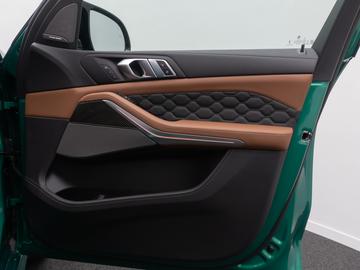 2025 BMW X5 M — миниатюра 31