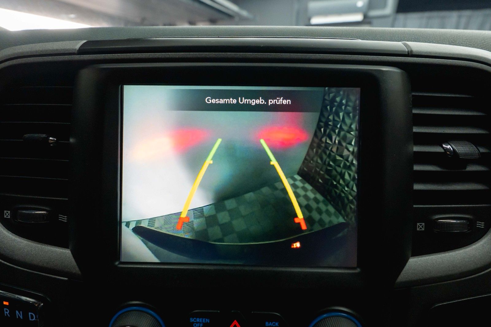 Fahrzeugabbildung Dodge RAM 5.7 V8 HEMI 4x4 OFFROAD Night-Paket *LED*AHK