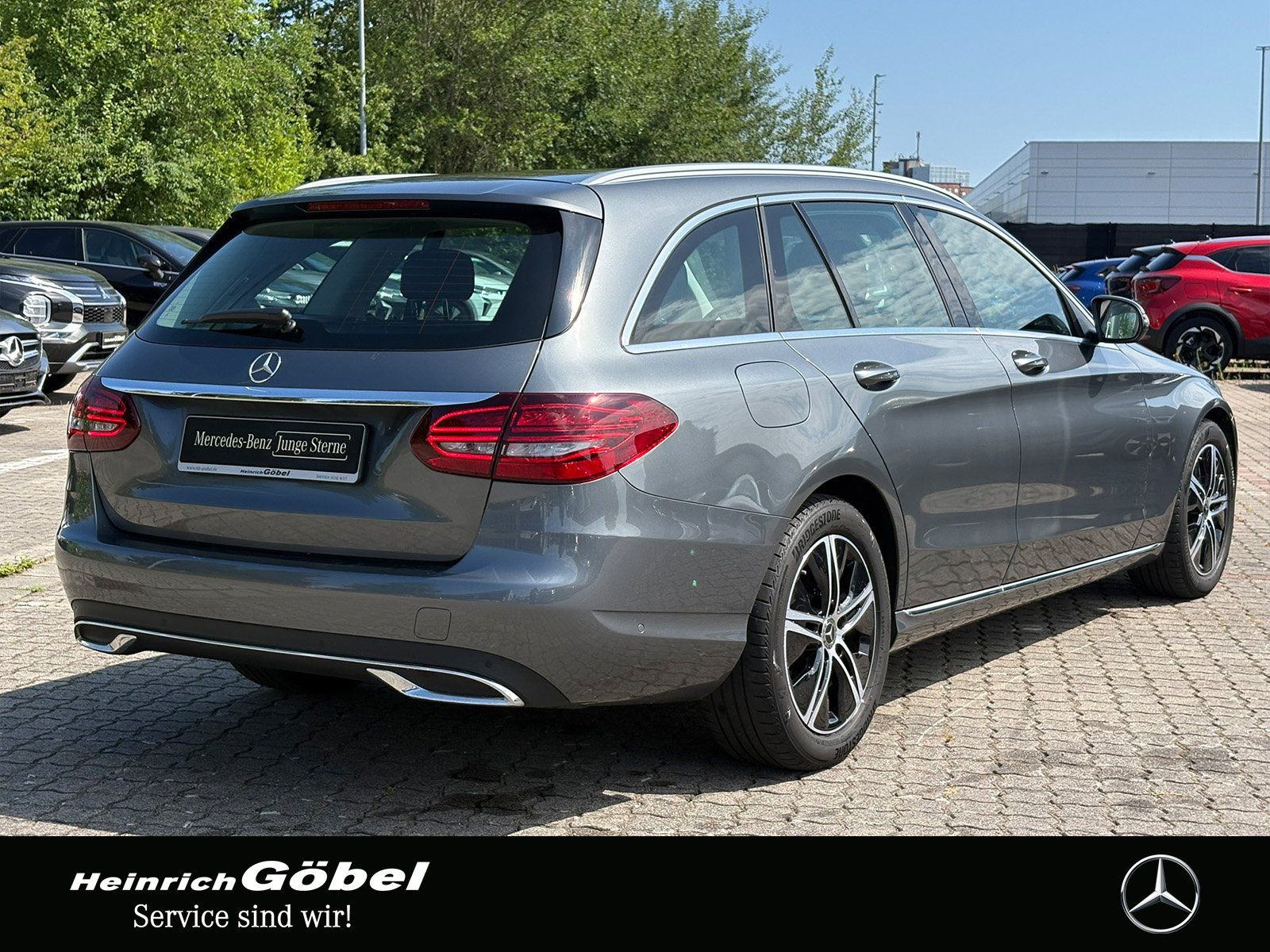Fahrzeugabbildung Mercedes-Benz C 220 d T AVANTGARDE*LEDER*MULTIBEAM*CARPLAY*