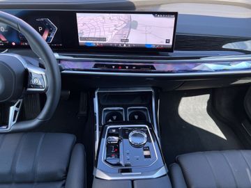 BMW 740 - 11