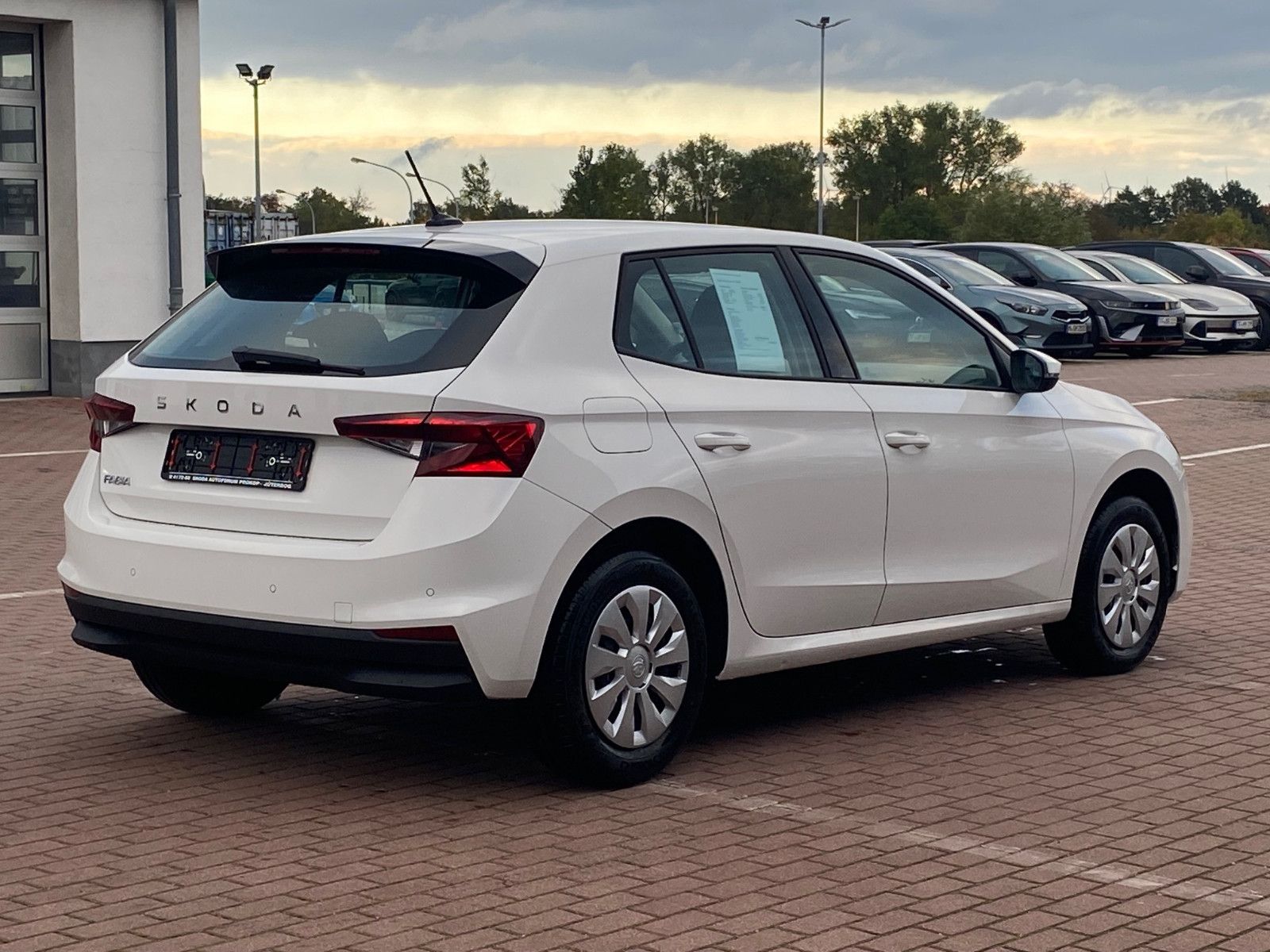 Fahrzeugabbildung SKODA Fabia 1.0l MPI Essence *SOFORT*KLIMA*PDC hinten*