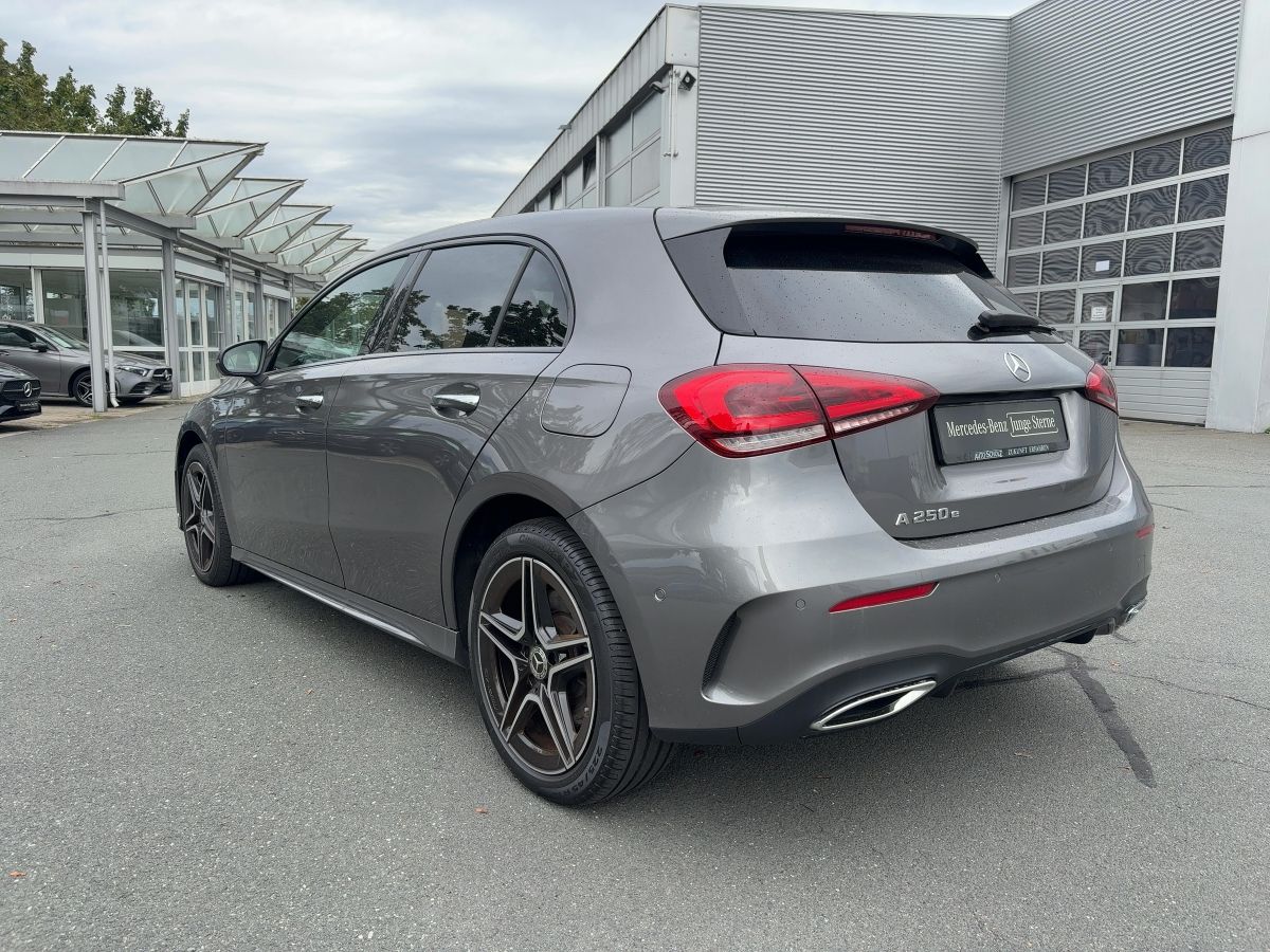 Mercedes-Benz A 250 e AMG NIGHT MULTIB AHK HUD FLA 360° AMBI foto 3