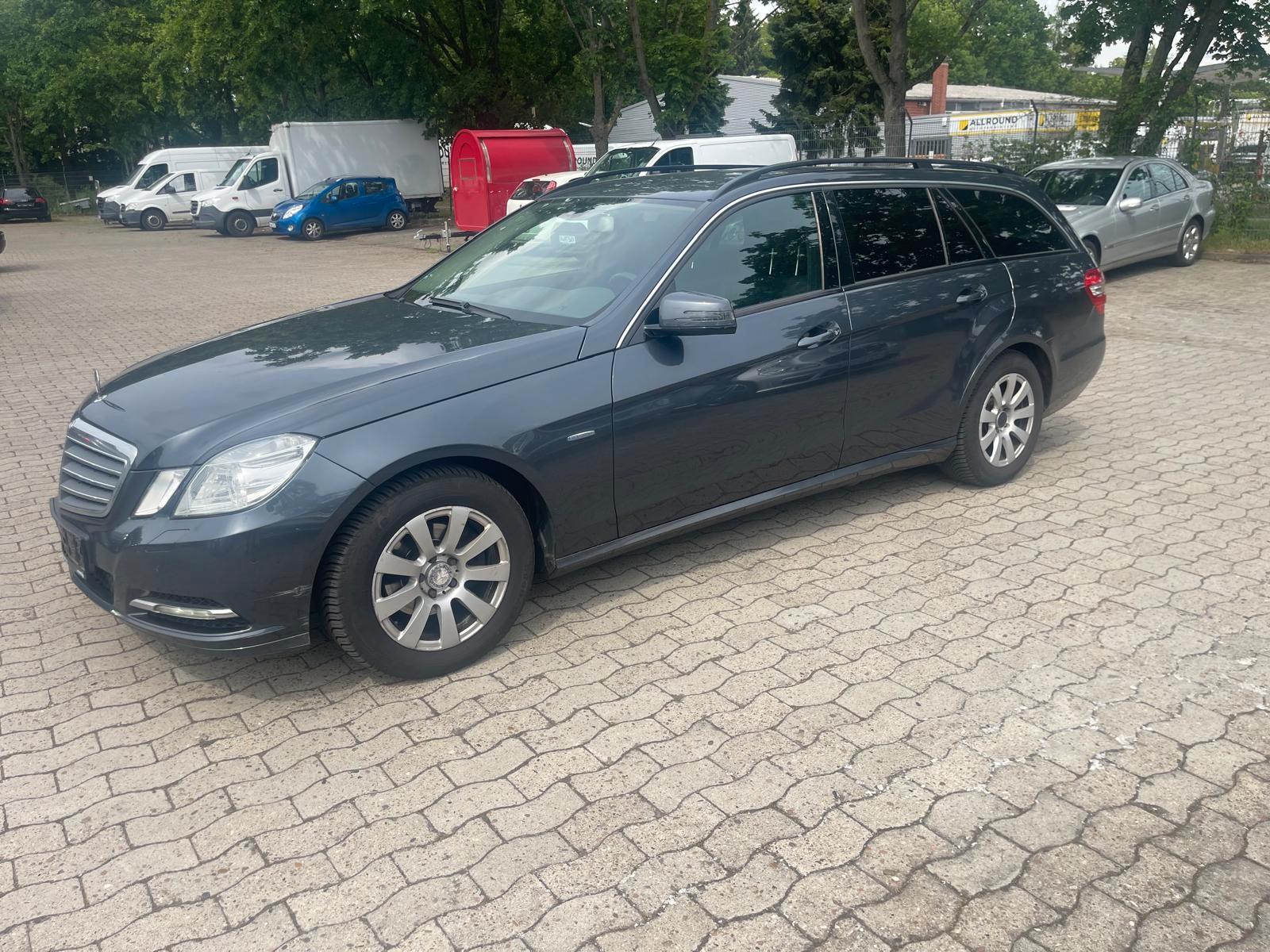 Mercedes-Benz E 220 E T-Modell E 220 CDI BlueEfficiency