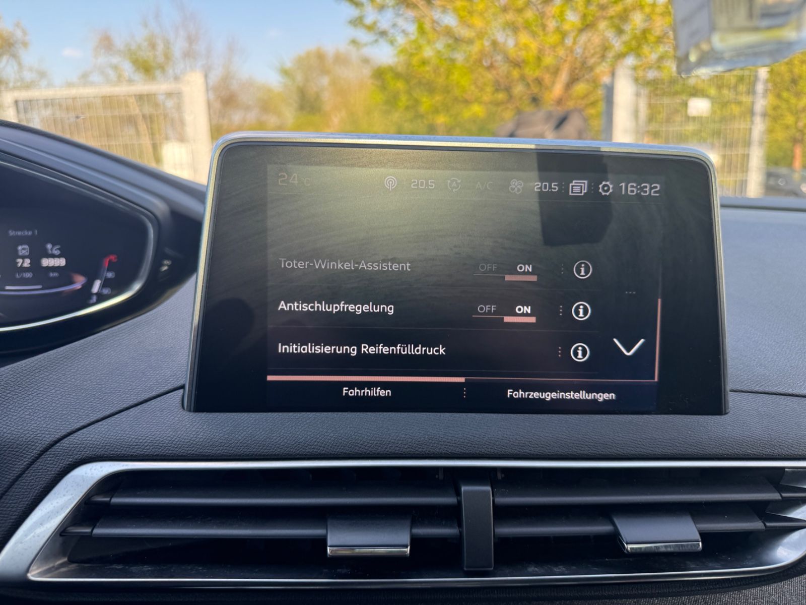 Fahrzeugabbildung Peugeot 5008 Allure GT Line Leder+7 Sitzer+LED+Panorama+