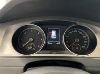 Volkswagen Golf 1.6TDI DSG/PDC/SHZ/Allwetter/Scheckheft. bei Bilicar