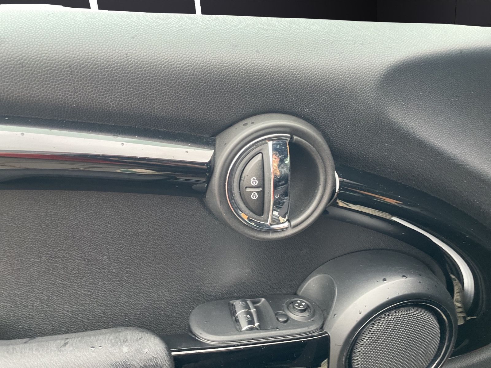 Fahrzeugabbildung MINI Cooper One*SitzHZ*PDC*Ambiente*Carbon*