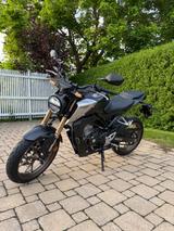 Honda CB125 R *1 Fahrzeughalter, * nur 2000 Kilometer