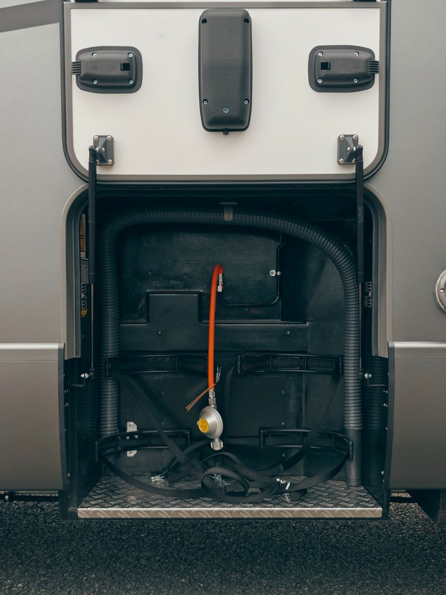 Fahrzeugabbildung HYMER / ERIBA / HYMERCAR B-KLASSE MC T 680 X - PTS SELENITGRAU MAGNO