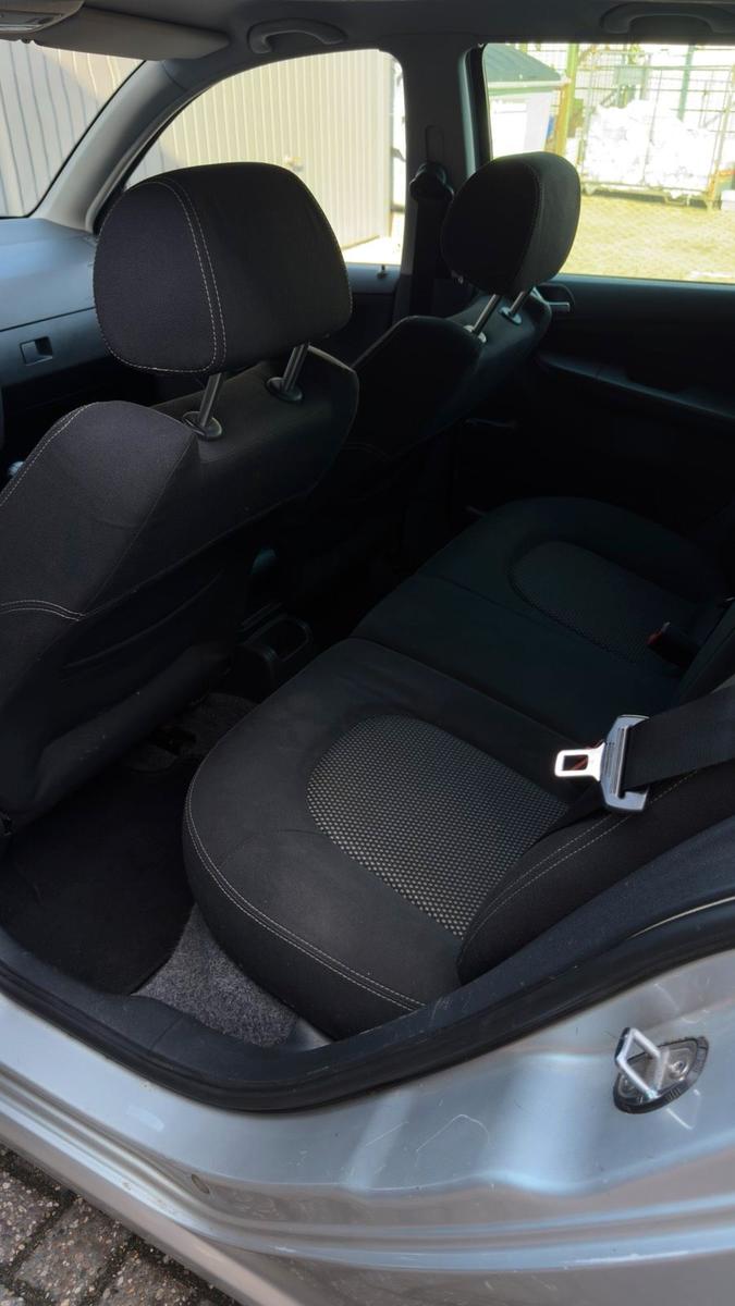 Skoda Fabia 2006 — photo 11