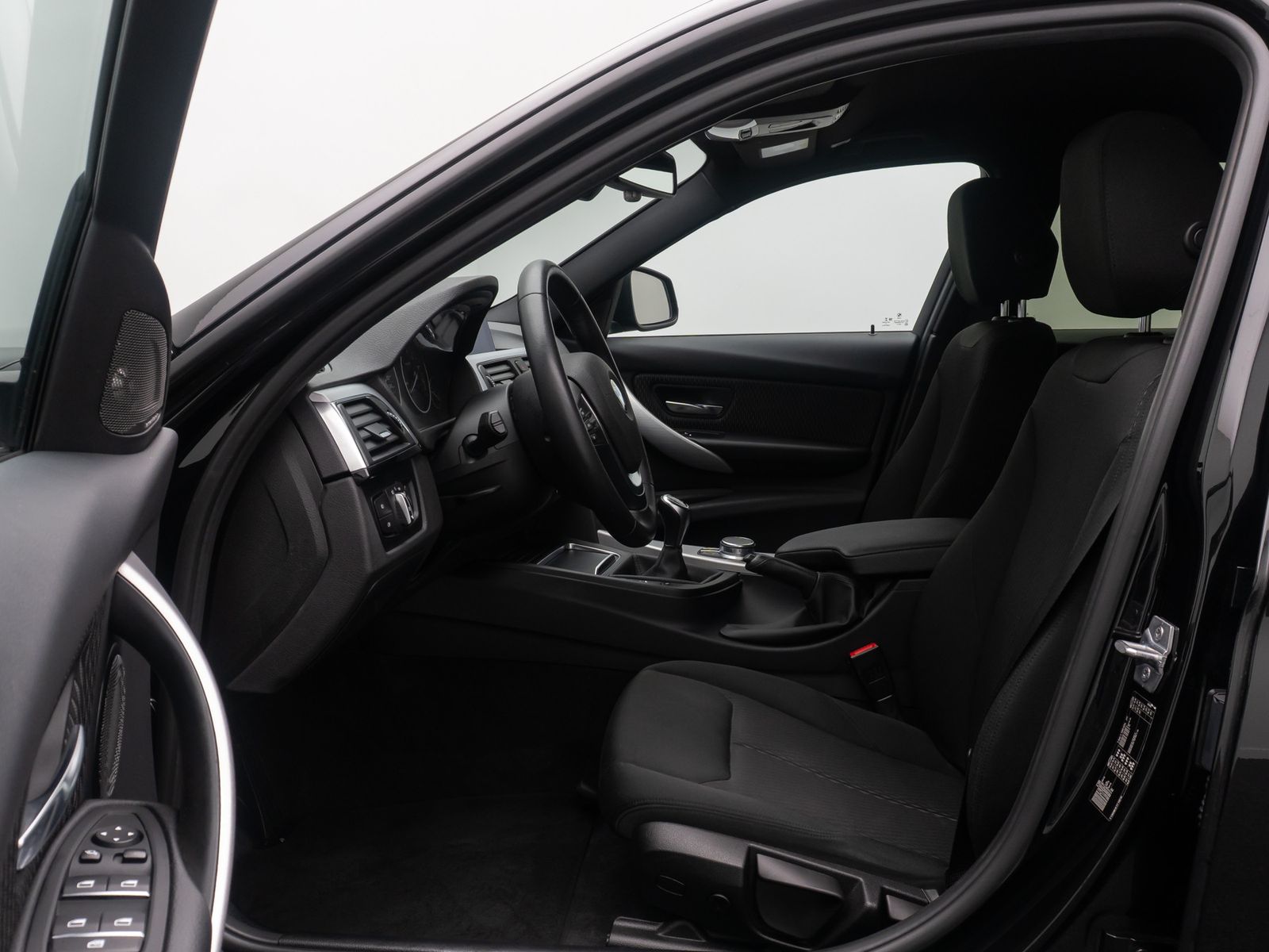 Fahrzeugabbildung BMW 320i GeschwindigReg ParkAss DAB H/K FernlichtAss