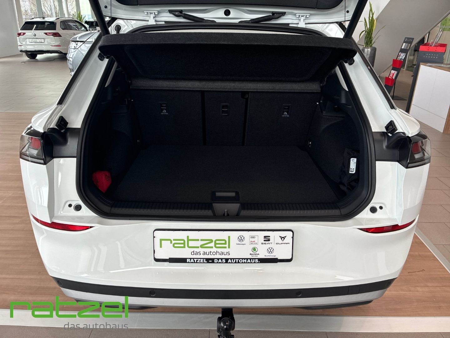 Fahrzeugabbildung Volkswagen T-Roc STYLE 1.5 eTSI 8-fach+Garantie+AHK+NAVI