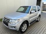 Mitsubishi Pajero 3.2 DI-D Diamant Edition.Navi.AHK.Kamera - gebrauchte Mitsubishi Pajero aus dem Jahr 2016