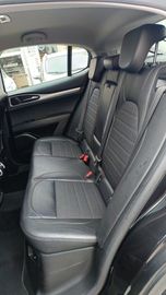Alfa-Romeo Stelvio - 12
