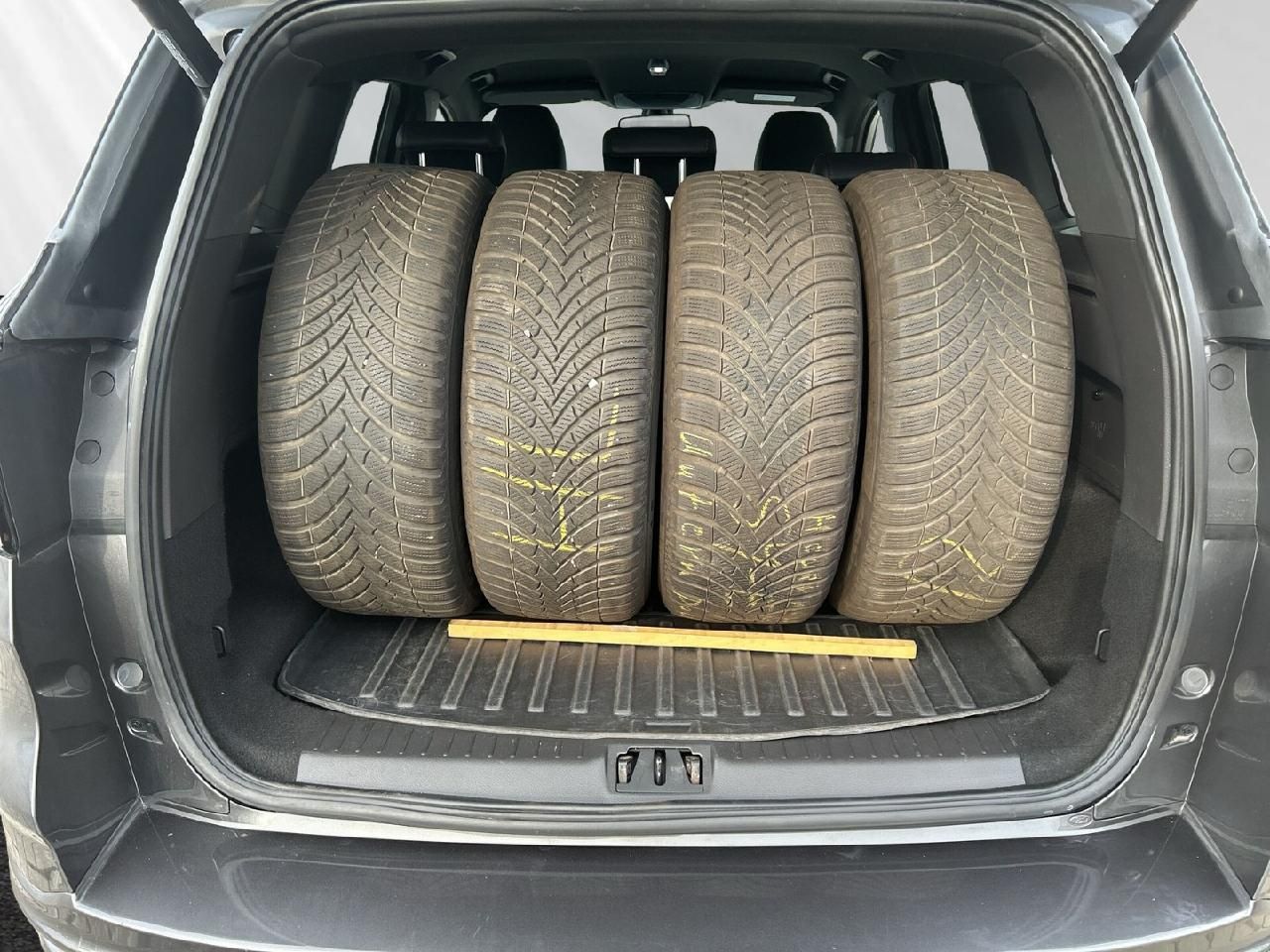 Fahrzeugabbildung Ford Kuga ST-Line, AHK