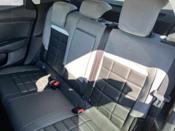 Citroën C4 MAX 1.2 145 +SHZ+KeyLess+PDC+2xKlima+SpurH