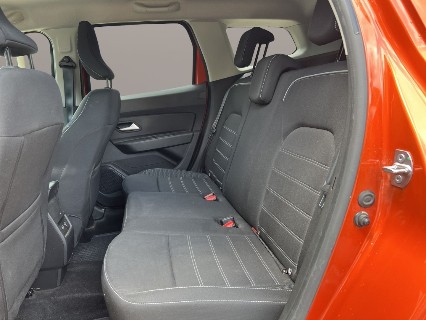 Fahrzeugabbildung Dacia Duster II Prestige+ 1.5 BLUE dCi 115 AHK Navi 36