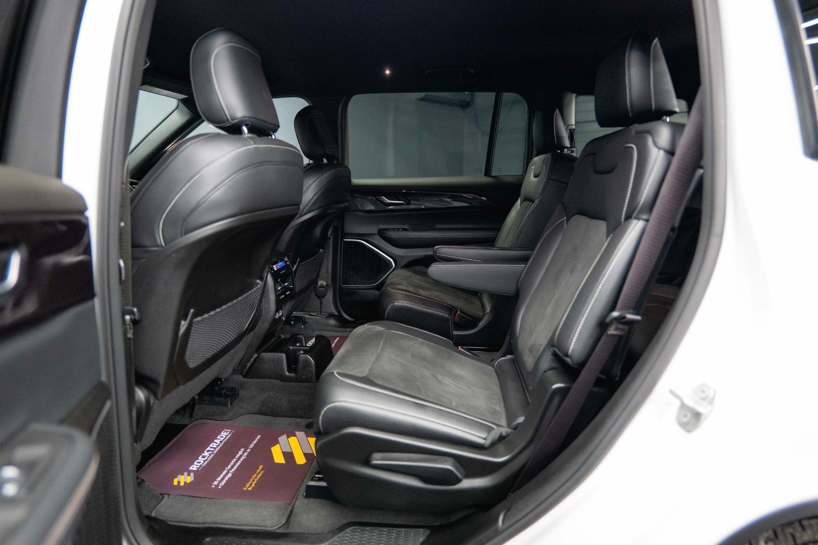 Fahrzeugabbildung Jeep Grand Cherokee 3.6 4x4 L Altitude Mod. 2022 19%