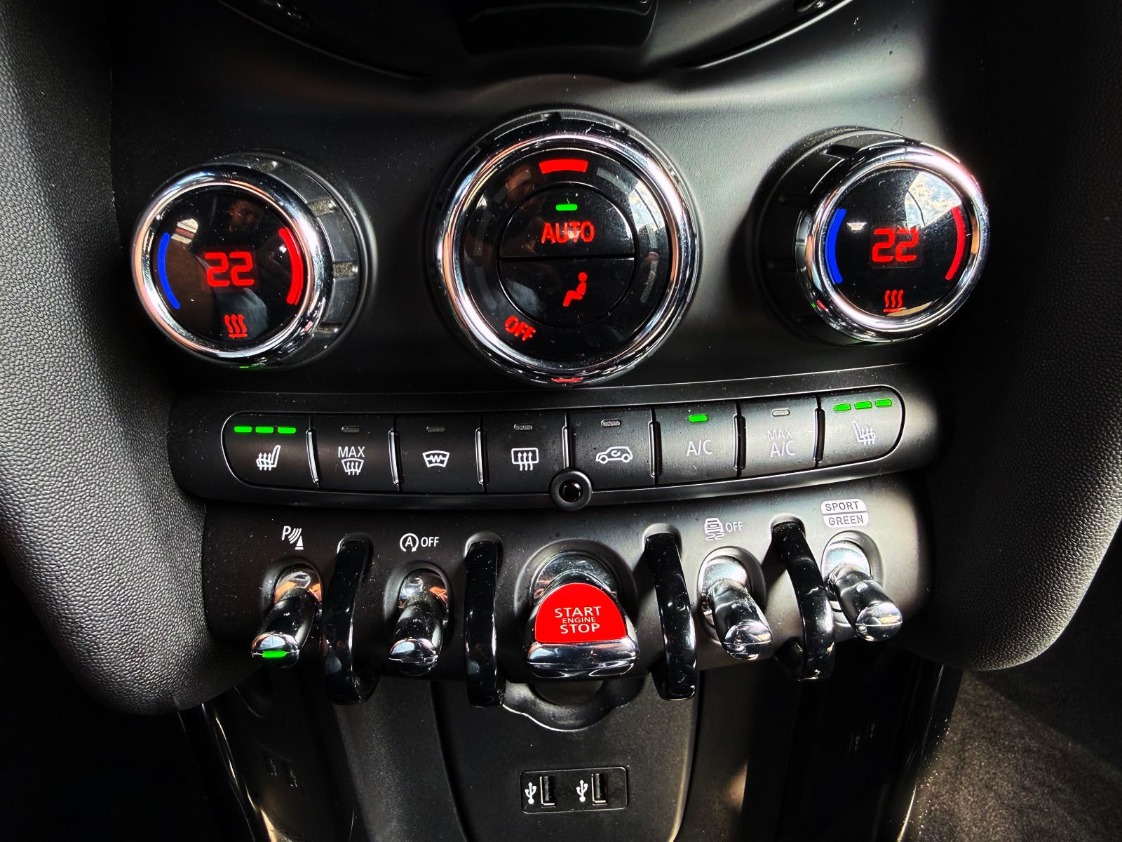 Fahrzeugabbildung MINI Cooper Cabrio Steptr. PDC KAM NAV LED TEMP SHZ