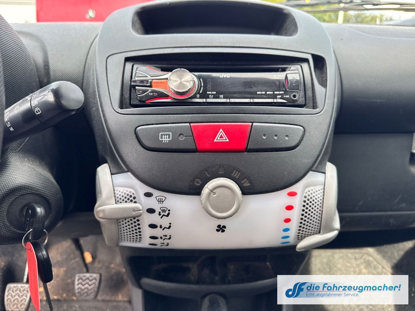 Fahrzeugabbildung Toyota Aygo teilb.Rücksb met. ABS Servo Airb *EXPORT