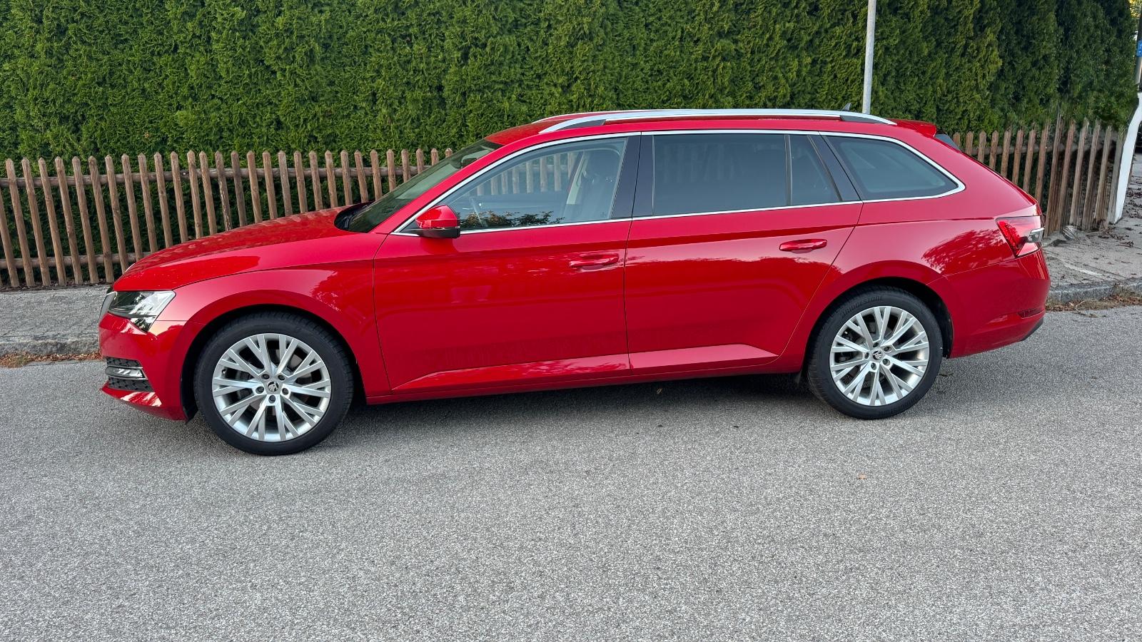 Skoda Superb Combi Style 2,0TSI DSG 1.H. nur 30000km !
