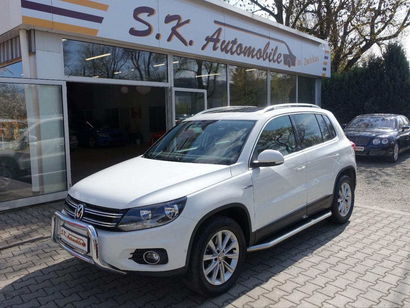 Volkswagen Tiguan 2.0 TSI 4MOTION *LEDER*PANO*PDC*