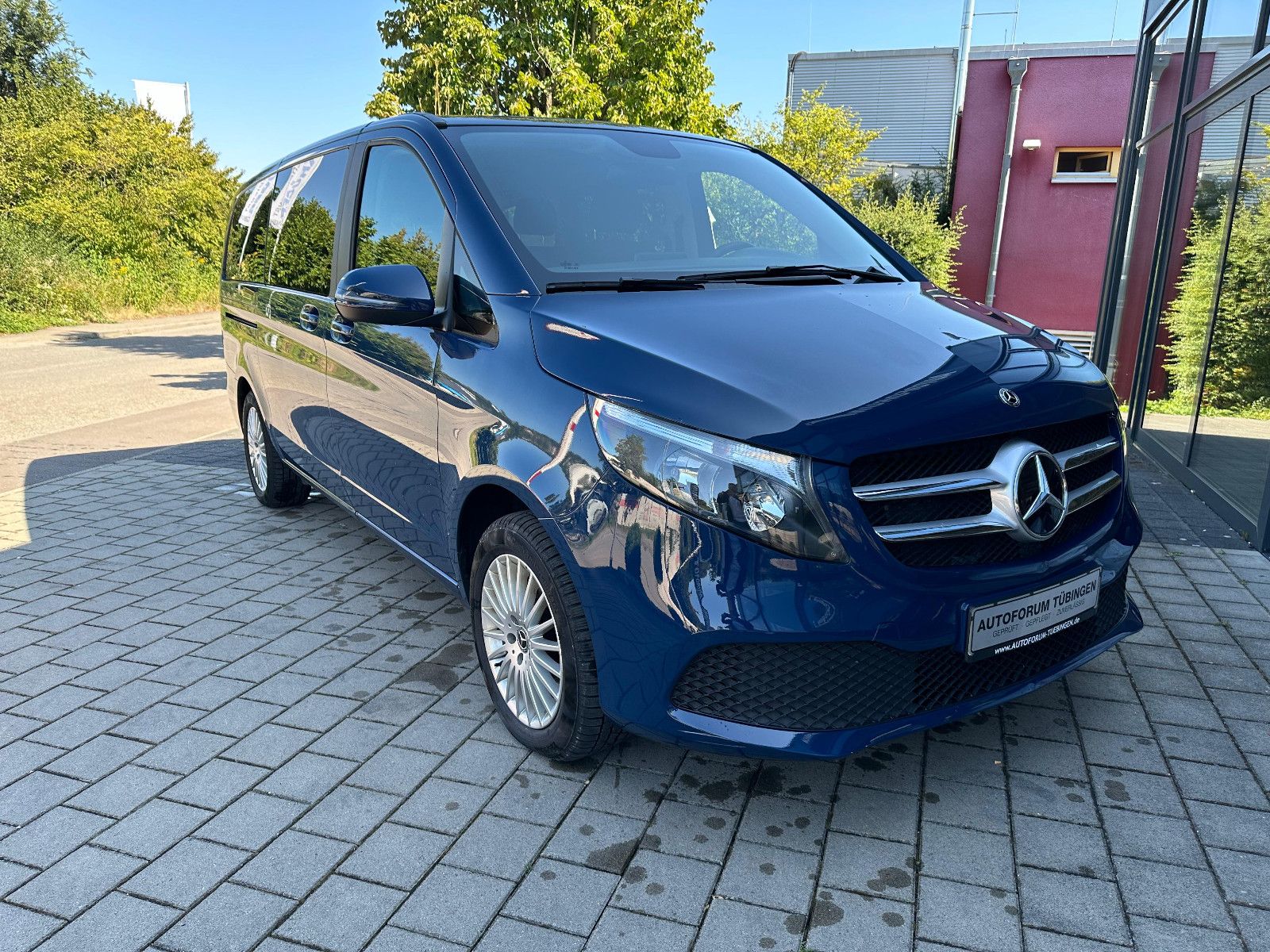 Fahrzeugabbildung Mercedes-Benz V 250 d Aut. LANG *6 SITZE*KAMERA*NAVI*