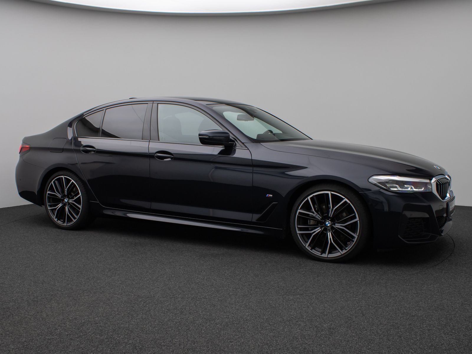 Fahrzeugabbildung BMW 540d  xD M Sport Kamera HUD DAB H/K Alarm 20Zoll