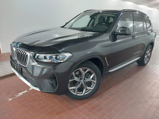 BMW X3 xDrive 20 i /LEDER /PANORAMA /HEAD-UP /KAMERA