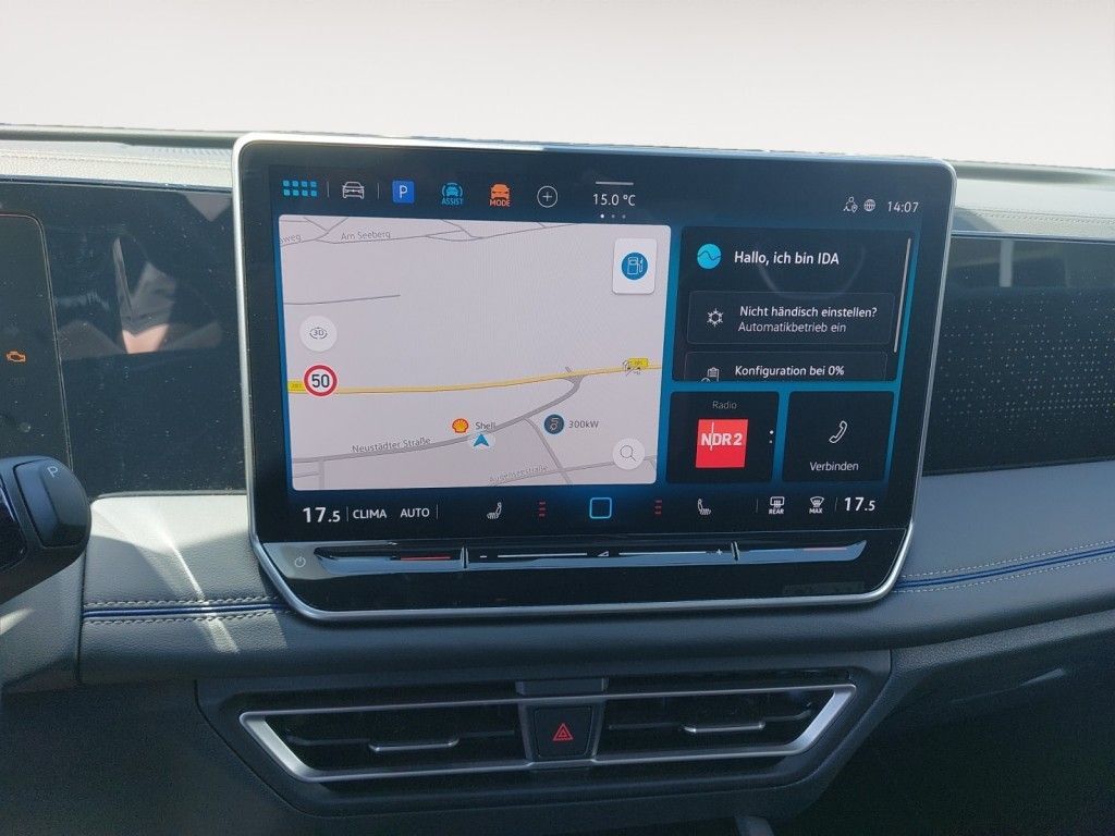 Fahrzeugabbildung Volkswagen Tiguan 2.0 TSI 4MOTION DSG R-Line Standheizung