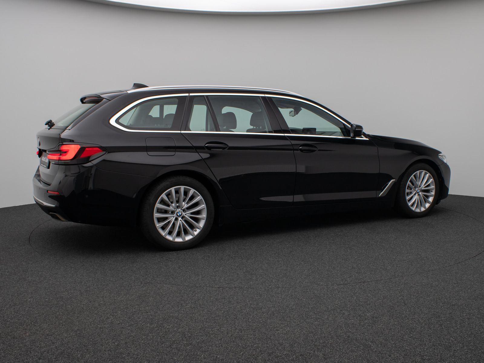 Fahrzeugabbildung BMW 540d xD Luxury Line Kamera HUD DAB ACC Alarm LED