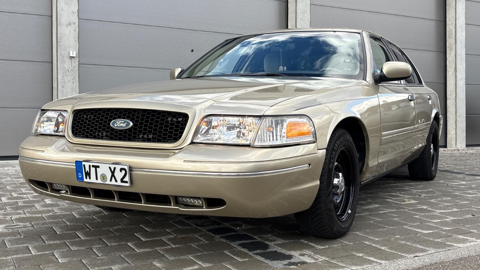 Ford Crown