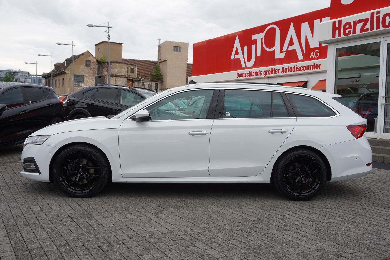 Skoda Octavia Combi 1.5 TSI First Edition LED Navi ACC foto 3