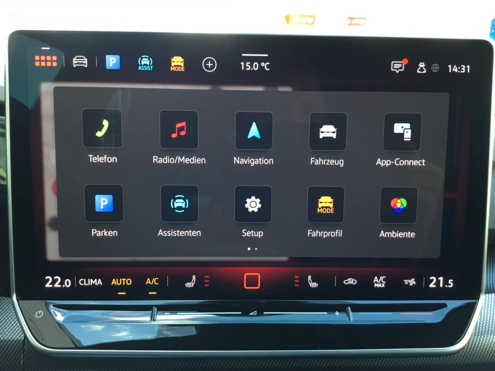 Fahrzeugabbildung Volkswagen Golf GTI+MatrixLED+18"+AHK+Pano+H&K+ACC