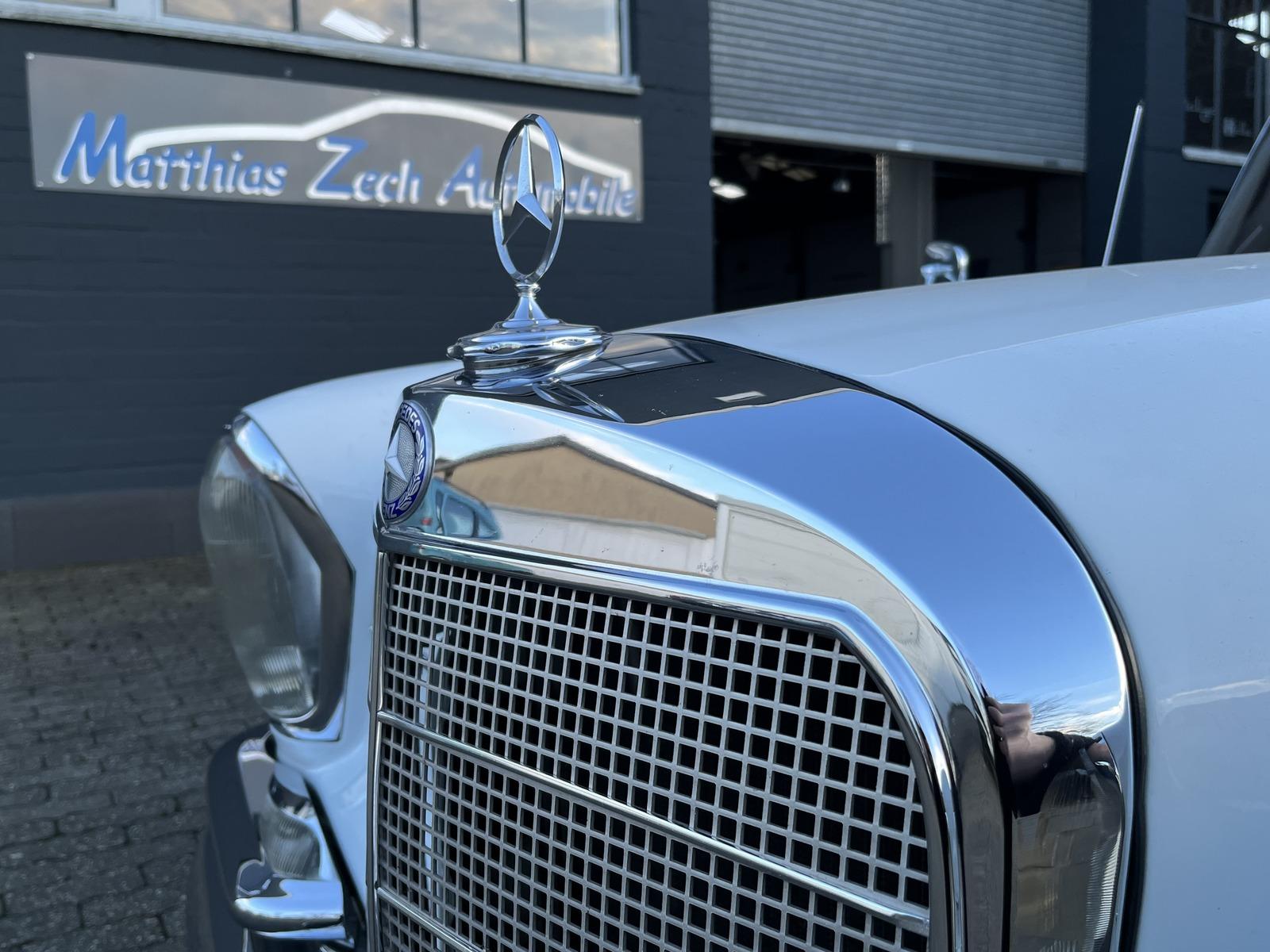 Mercedes-Benz S 230  W111 * Bildschön * Geringe Laufleistung *