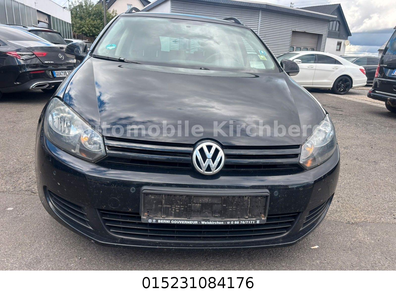 Volkswagen Golf 2011 — rear view