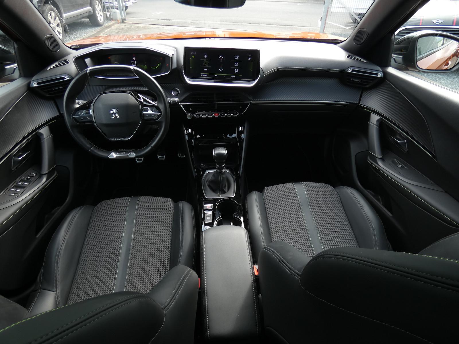 Peugeot 2008 GT-Line *ALU*KLIMA*PDC*SCHIEBEDACH*